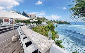 The Palms Ceningan Hotel
